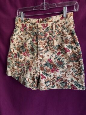 Vintage USA Made Floral High Waisted Shorts Cottagecore 90s XS S